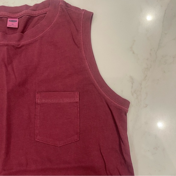 NWOT Old Navy Sleeveless Burgundy Top with Pocket - Picture 7 of 12